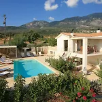 Ideales Villa *