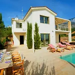 Villa Ideales *