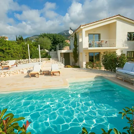 Villa Ideales Mousata